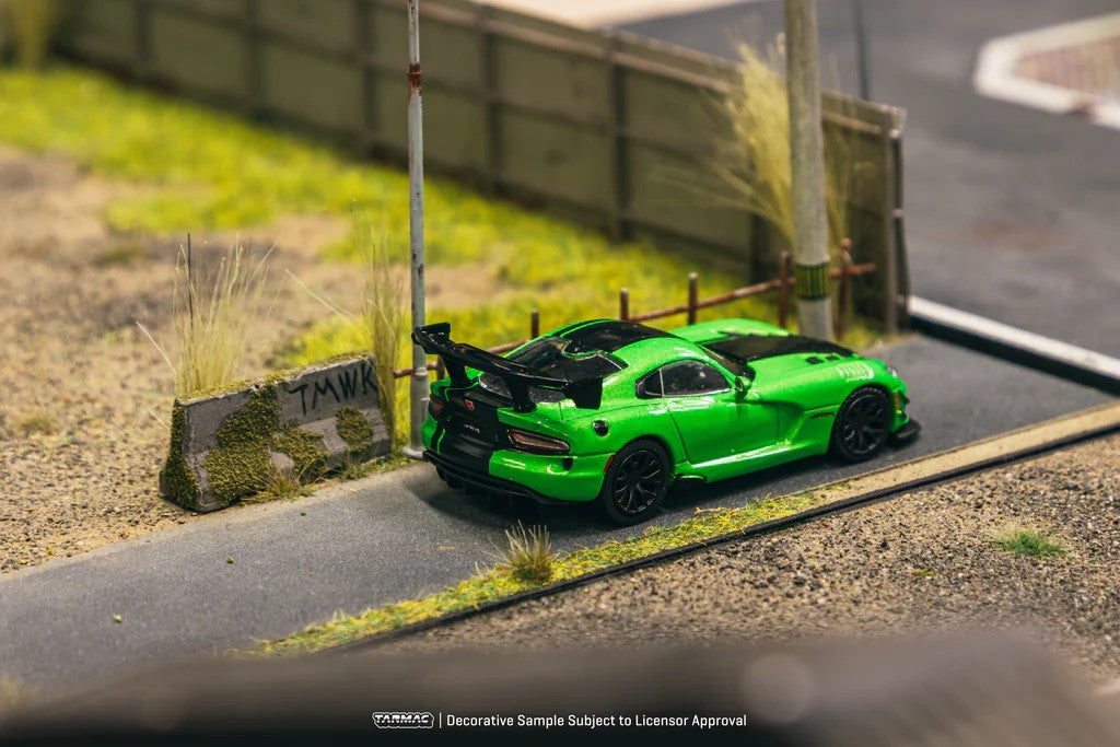 1:64 Tarmac Works Dodge Viper ACR Extreme – Green Metallic Special Edition T64G-TL028-GR