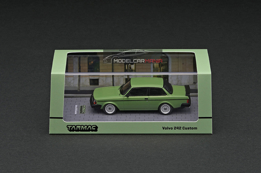 1:64 Tarmac Works  Volvo 242 Custom Green Limited Edition T64R-050-GRN