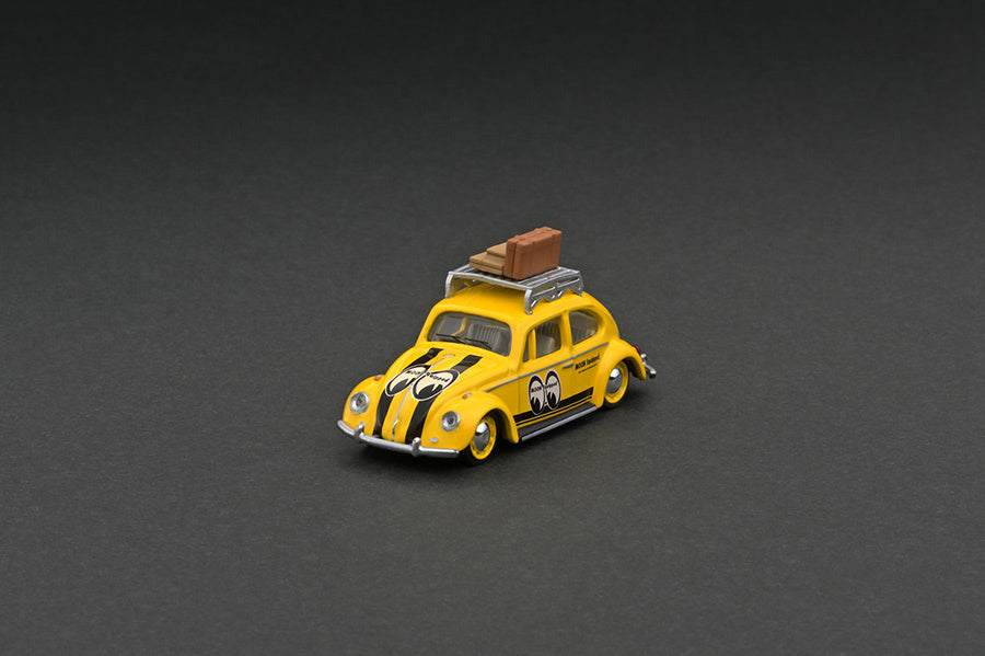 Schuco 1:64 TarmacWorks Exclusive Volkswagen Beetle With Roof Rack and Luggage Mooneye's Limited Edition T64S-006-ME1