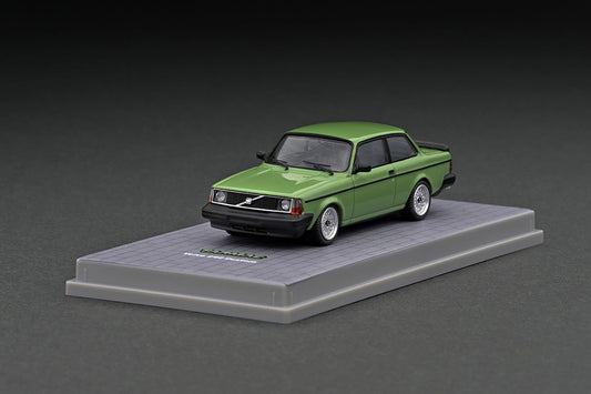 1:64 Tarmac Works  Volvo 242 Custom Green Limited Edition T64R-050-GRN